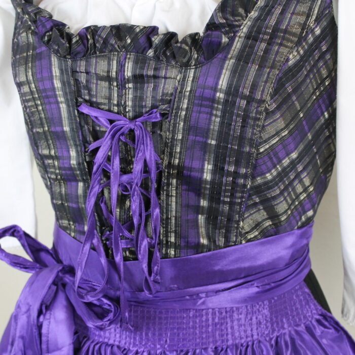 Modisches Dirndl