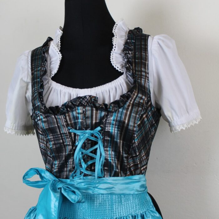Modisches Dirndl