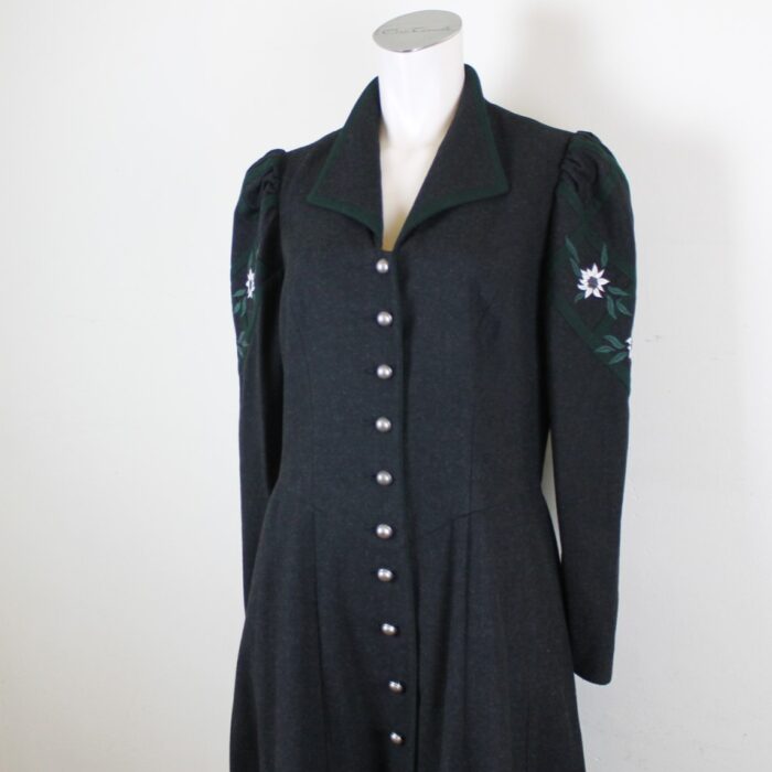 Winter-Trachtenkleid von Perry