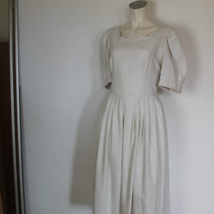 Sommerliches Leinenkleid von Berwin und Wolff