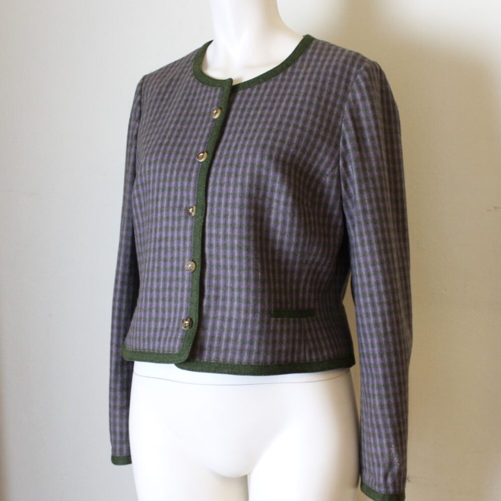 Jacke von Resi Hammerer mit Hirschhornknöpfen
