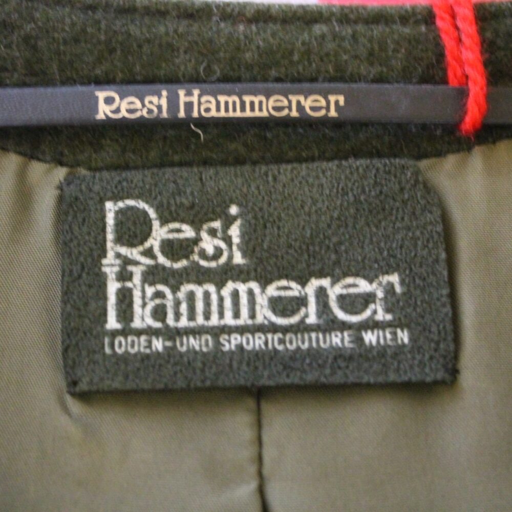 Jacke von Resi Hammerer mit Hirschhornknöpfen – Bild 2