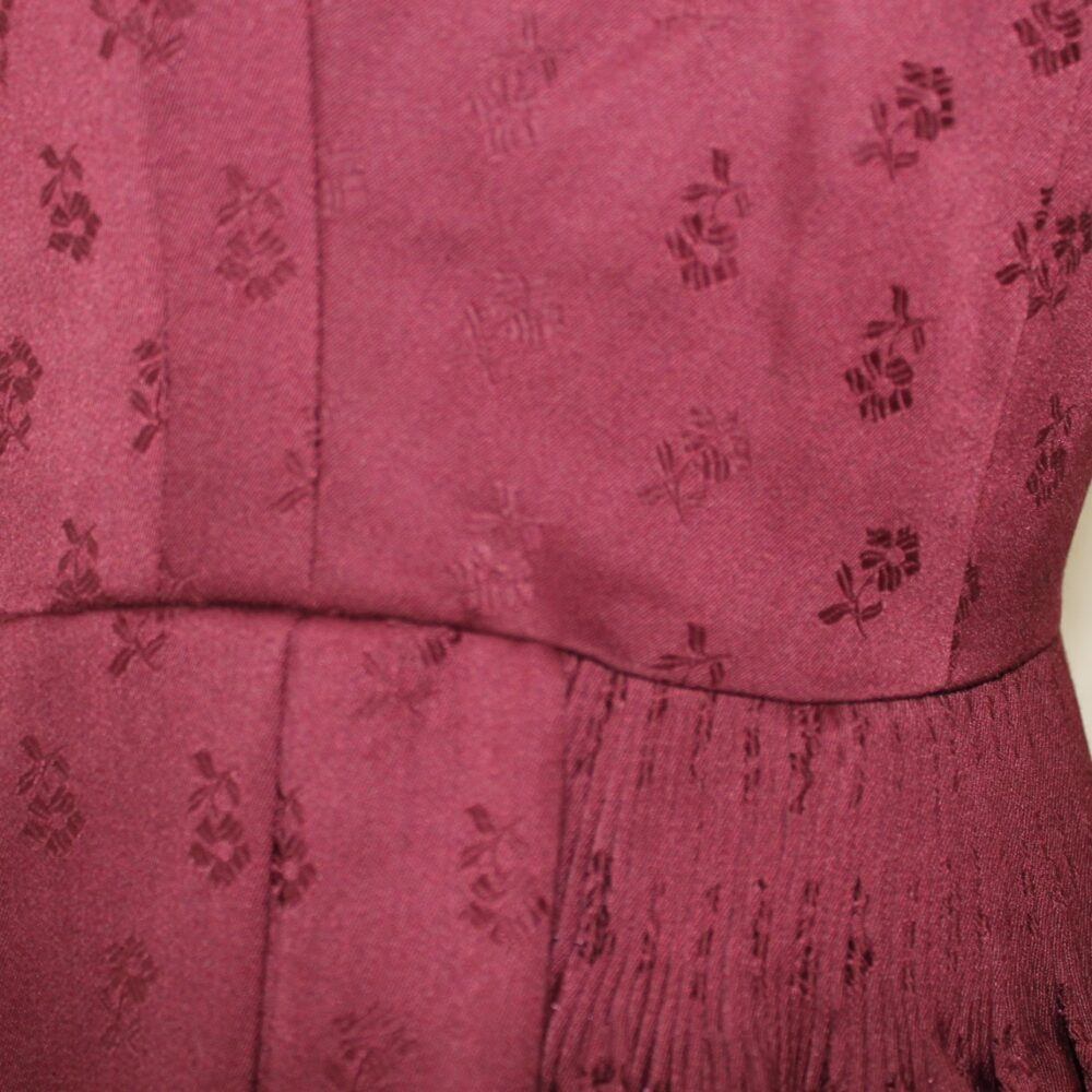 Festliches Dirndl bordeaux, Handarbeit  mit 2 Schürzen    – Bild 3