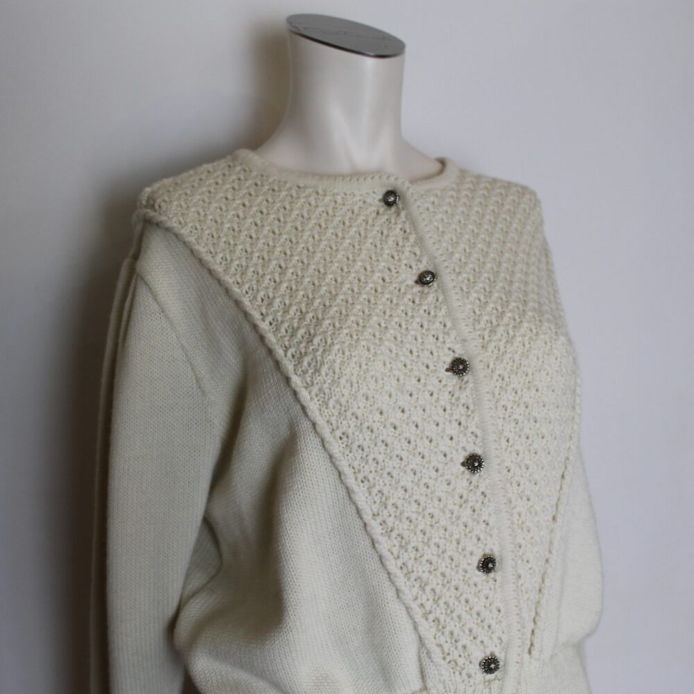 Trachten-Strickjacke – Bild 2
