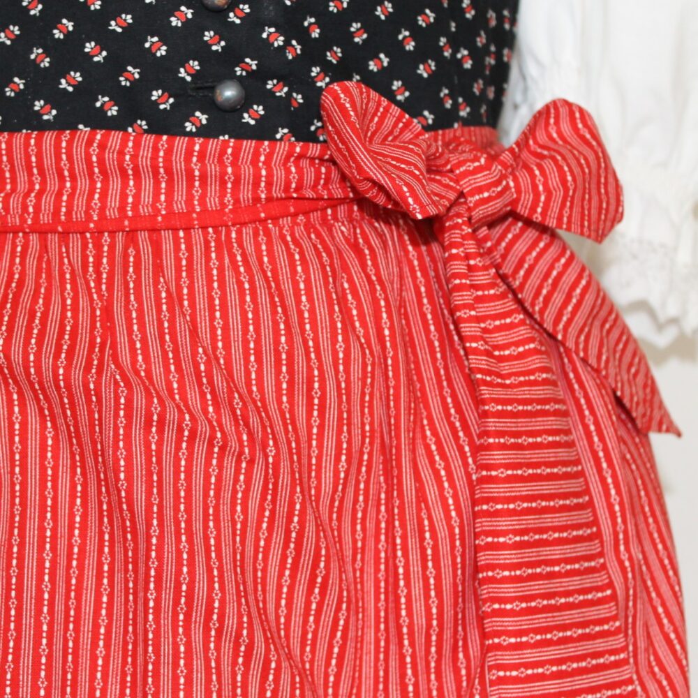 Dirndl mit Tasche – Bild 4