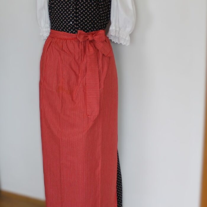 Dirndl mit Tasche