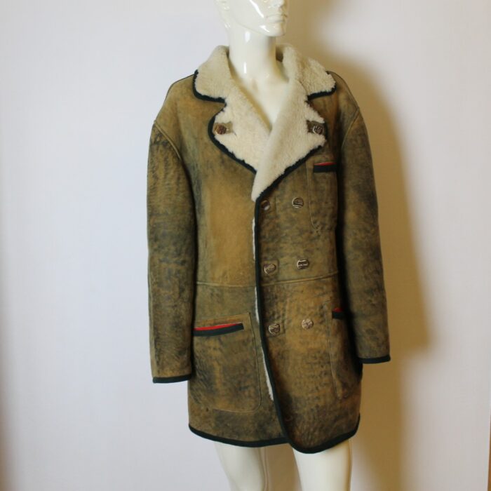 Herren Wildleder Jacke mit gewachstem Pelz und Stickerei