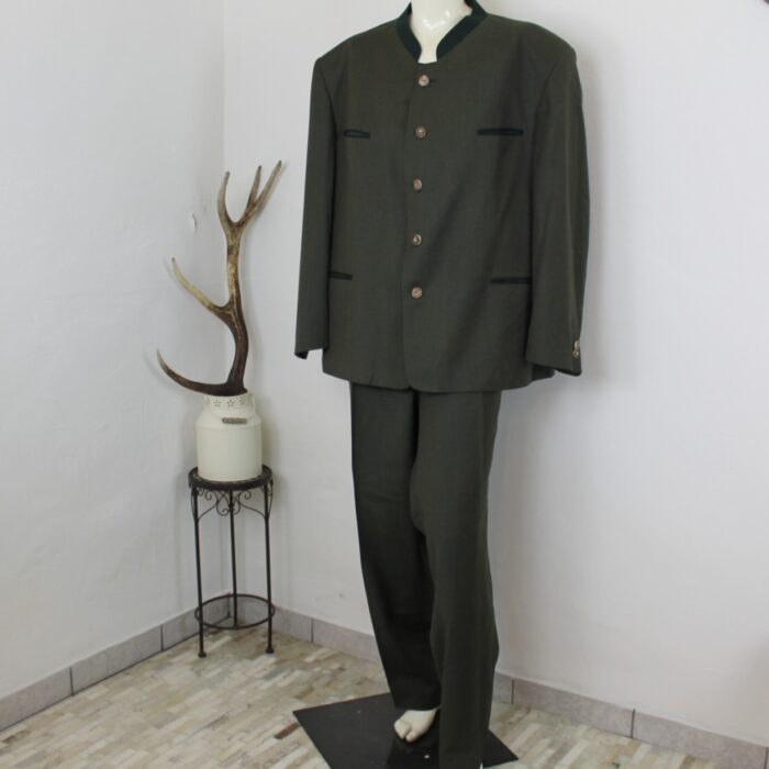 Trachten-Anzug von Lodenfrey in Größe 32