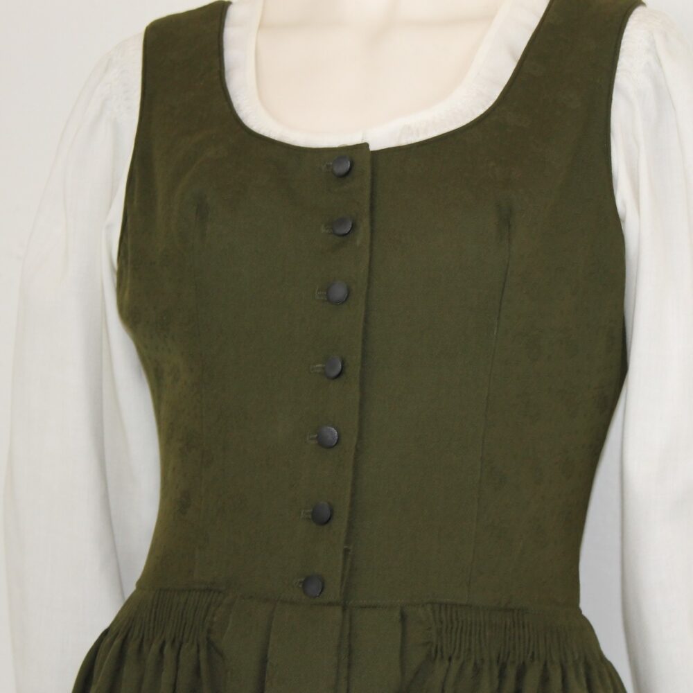 Dirndl für die kühlere Jahreszeit in Größe 42 – Bild 6