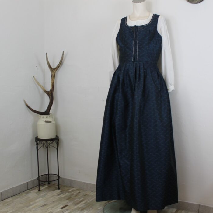 Festtagsdirndl mit Täschchen in Größe 42