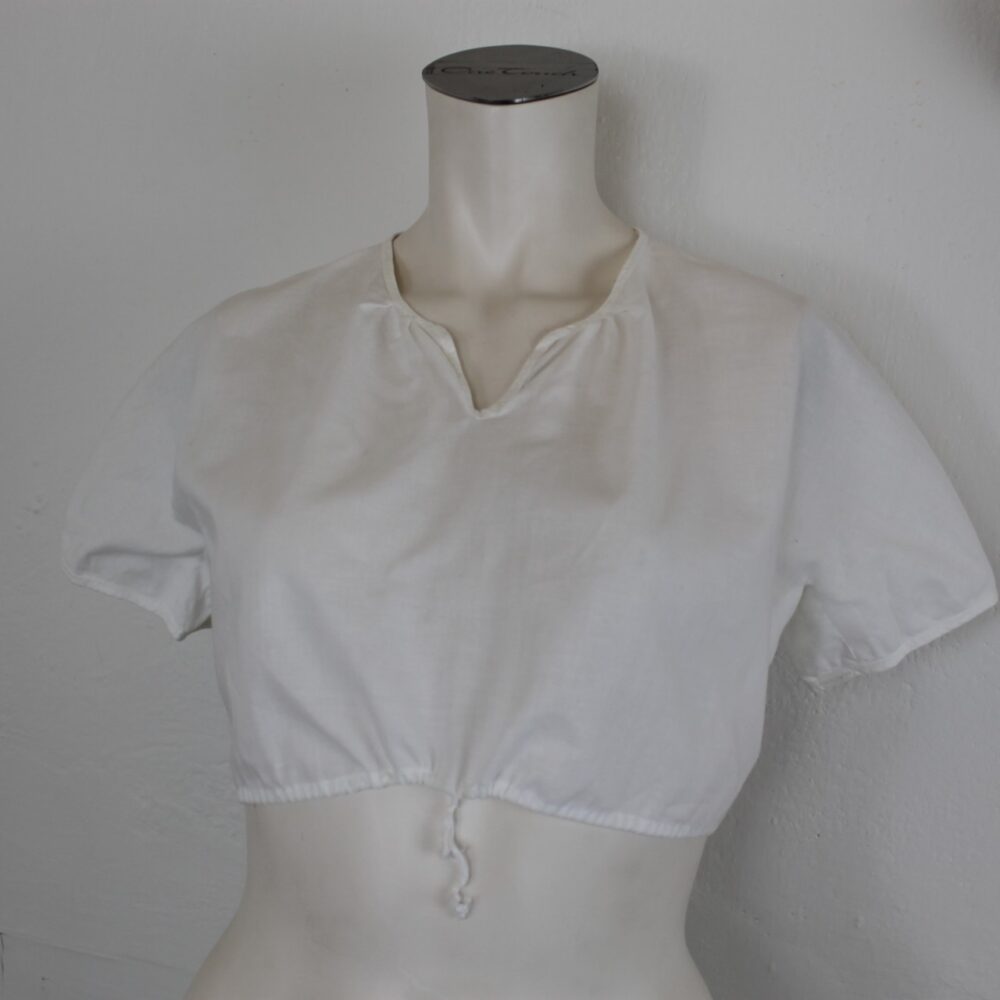 Traditionelle Dirndlbluse, kurzarm in Größe 42 – Bild 2