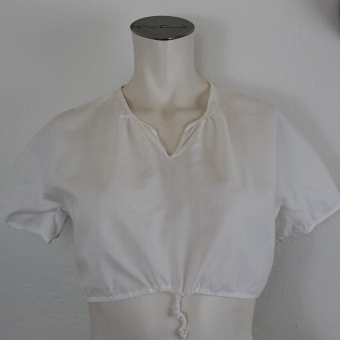 Traditionelle Dirndlbluse, kurzarm in Größe 42