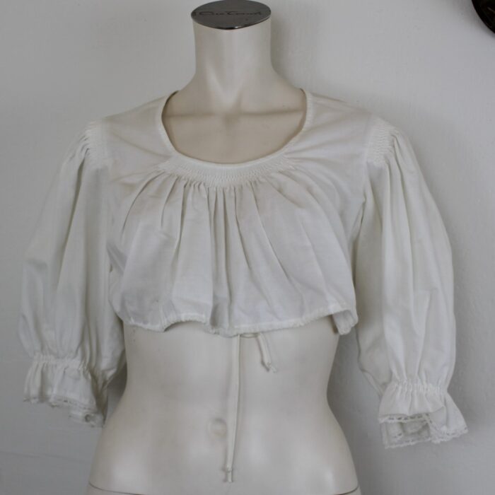 Traditionelle Dirndlbluse in Größe 42