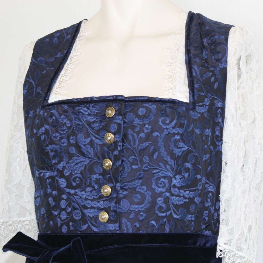 Dirndl von Alpenherz in Größe 40 – Bild 4