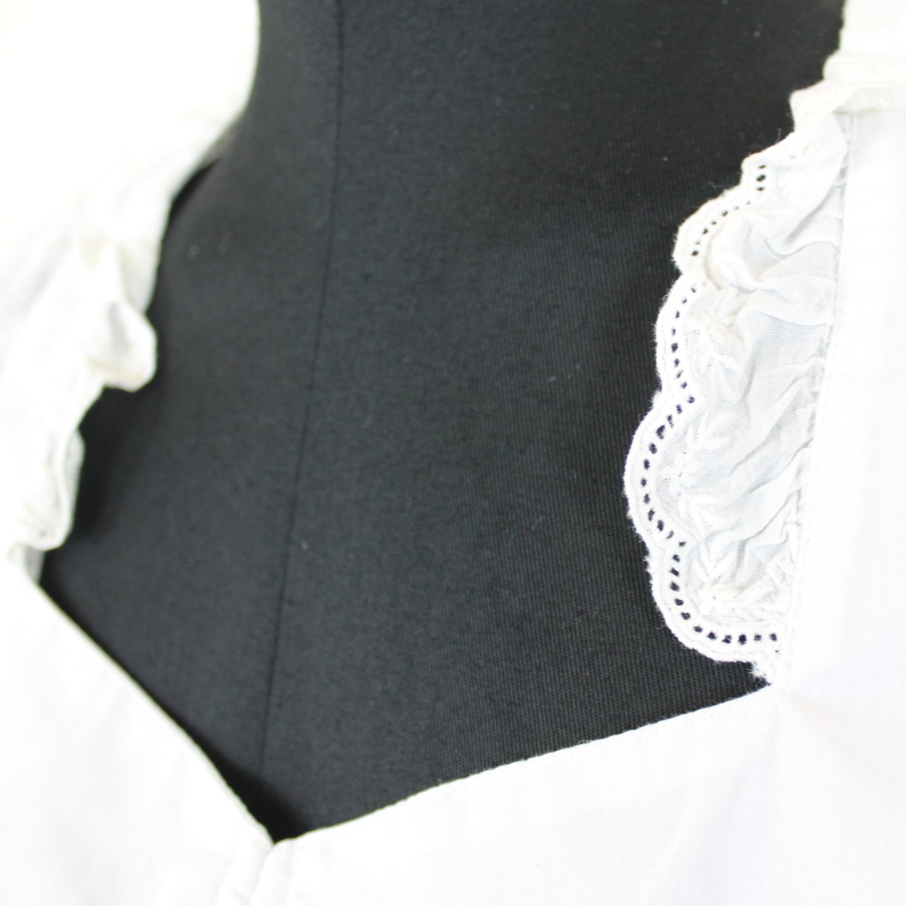 Dirndlbluse von Janina in Größe 42 – Bild 4